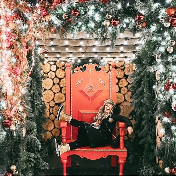 Meet your Posher, Veronica - Picture 9 of 16